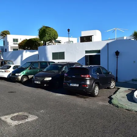 Apartman Center - New By The Pool And Private Parking