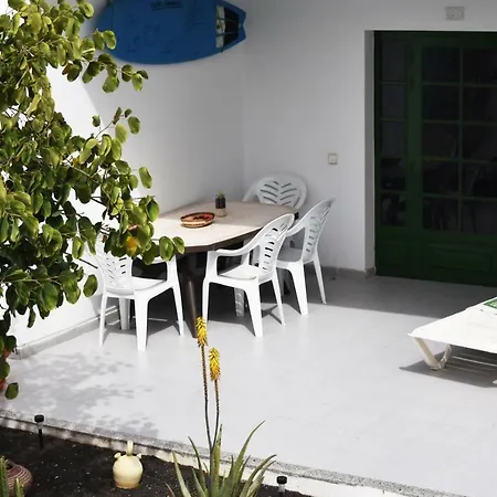 Lägenhet Center - New By The Pool And Private Parking